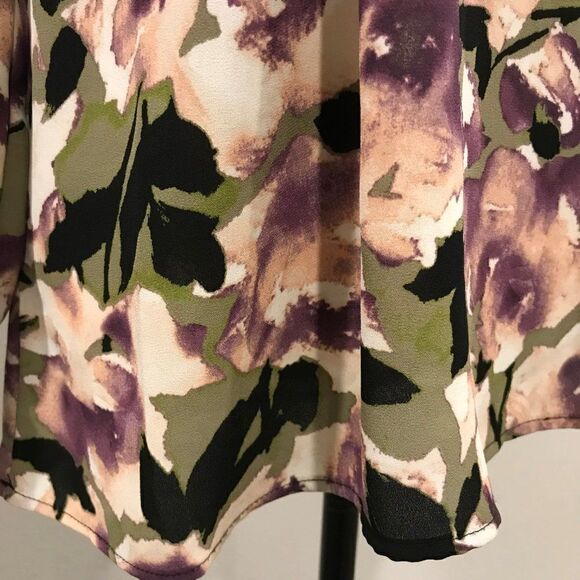 Gorgeous floral long sleeve blouse - Picture 4 of 10